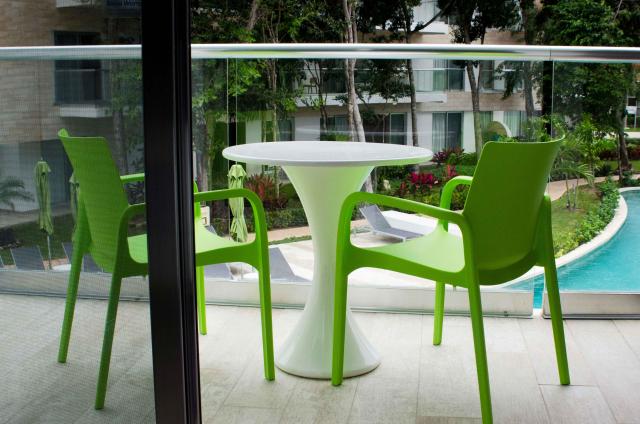 1 Bedroom Penthouse with solarium in Beachfront resort