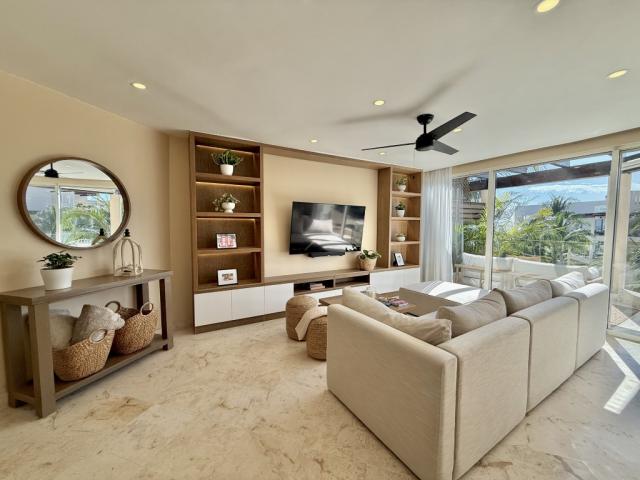 PH, Extraordinary Ocean Views from the Main Living Area