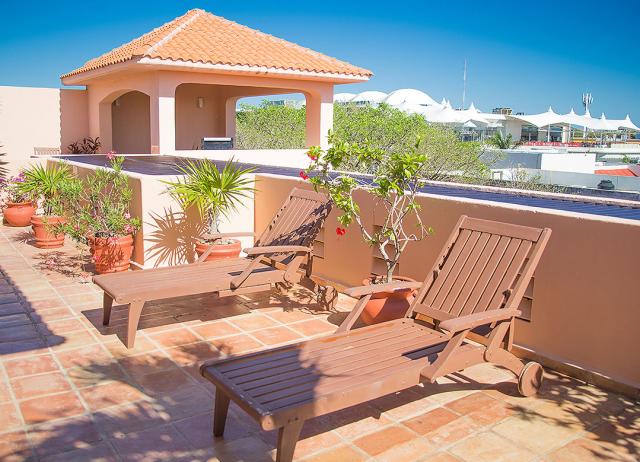 Spacious 3 bedroom condo in the heart of Playa del Carmen