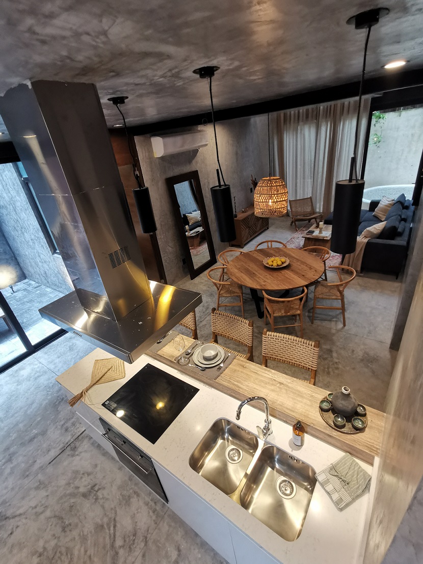 Beautiful and spacious family residence for you.