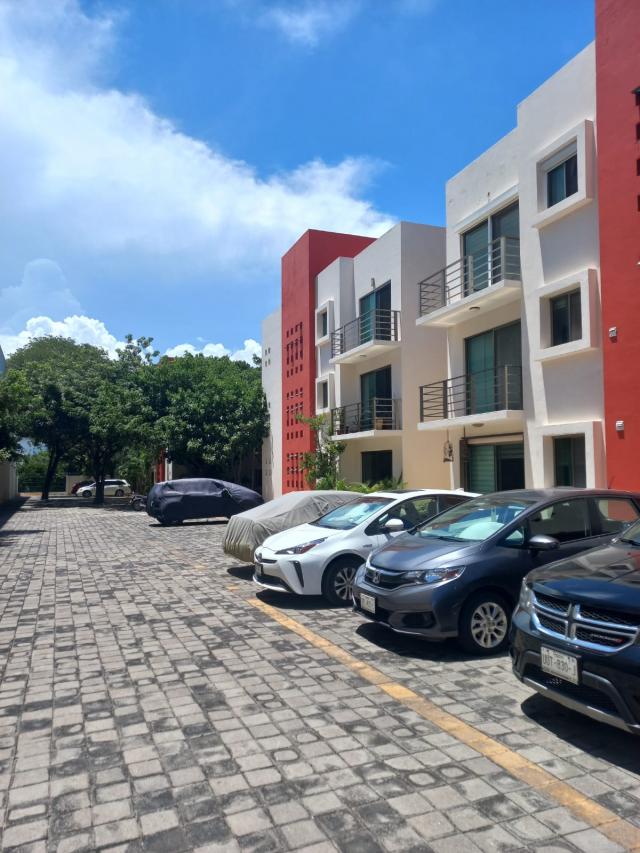 2 Bed Condo Only 10 min from the Beautiful White Sand Beaches