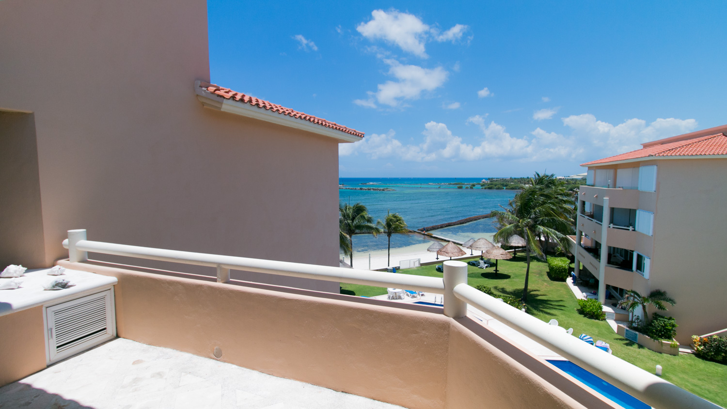2-br-condo-penthouse-puerto-aventuras-beachfront-OceanView-Ocean