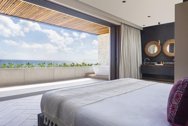 3 level house with 360° views