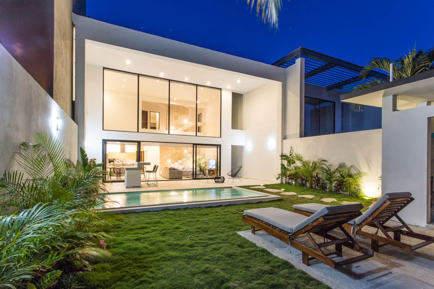 29144 4 bedroom villa in la  - Home