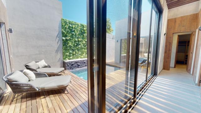 3 bedroom home with private pool