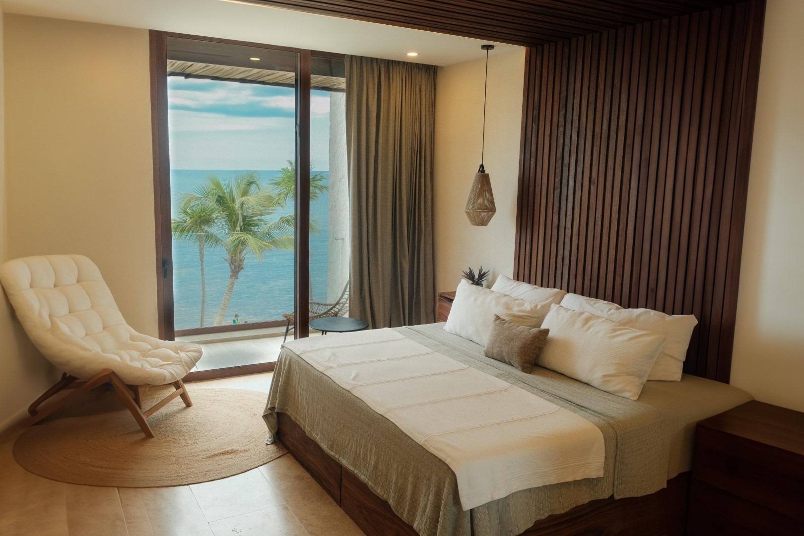 3 bedroom condo with magnificent views.