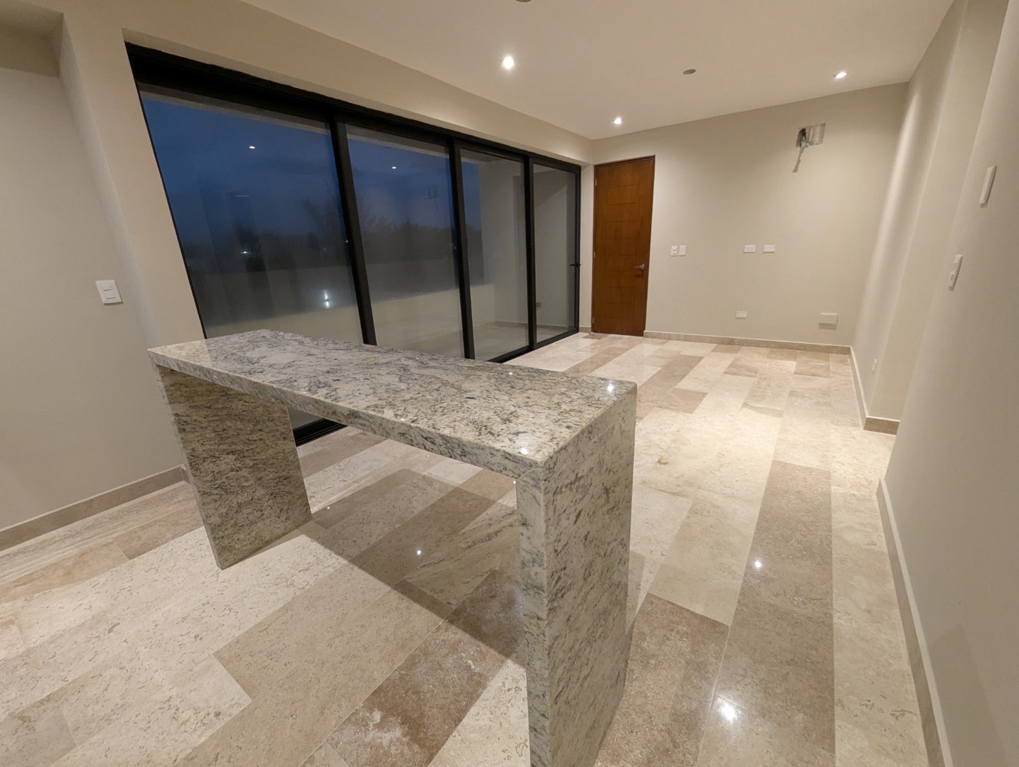 29480  Luxurious apartment  - Condo