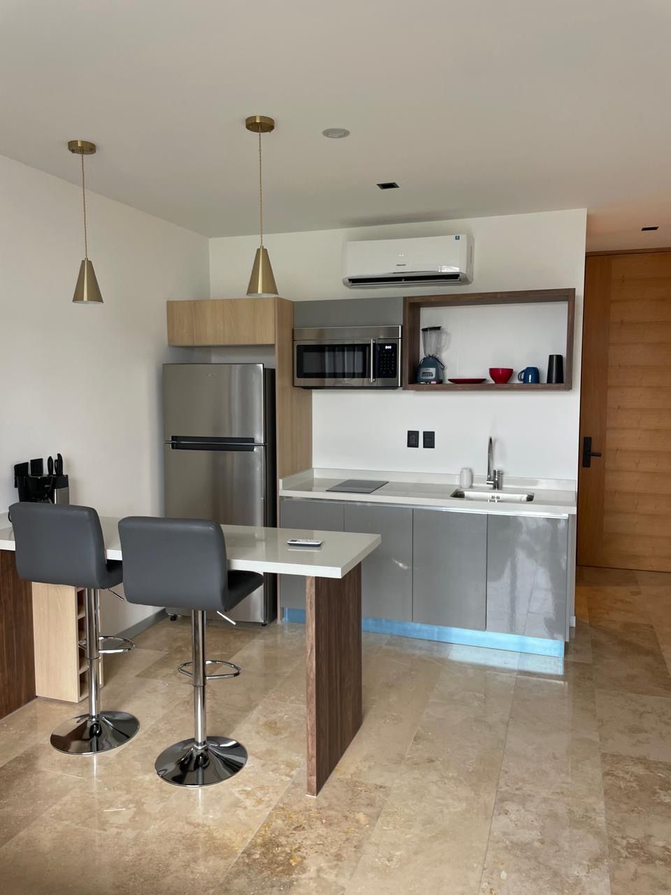 Studio three blocks from Fifth Avenue
