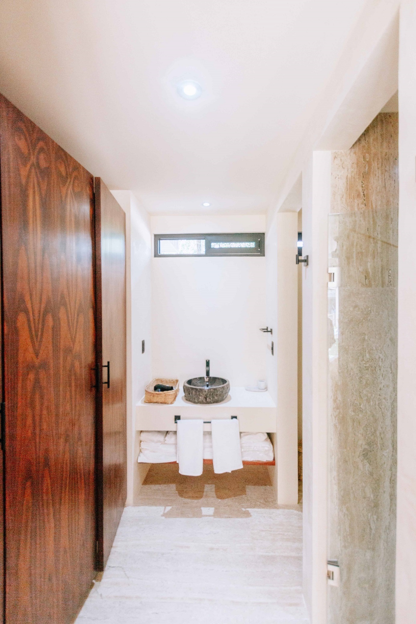 2 bedroom condo next to Kukulkan avenue.