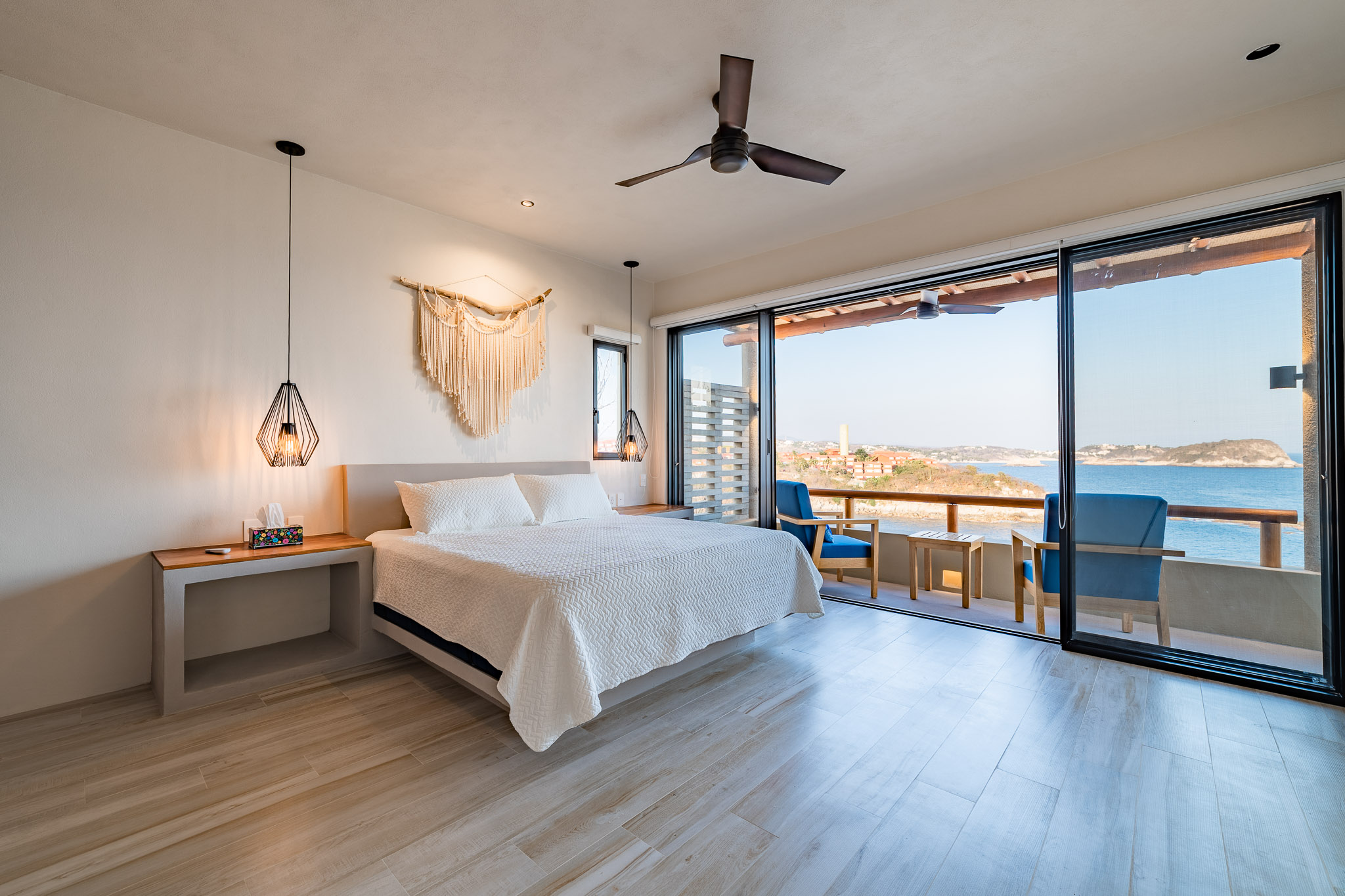 AMANECER WITH ROOFTOP TERRACE