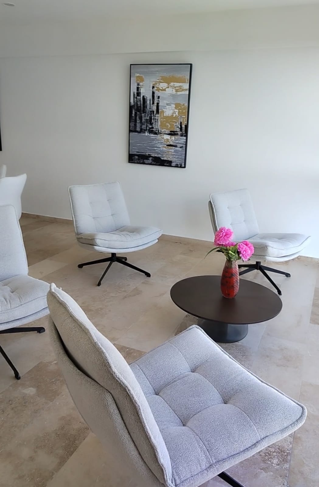 Magnificent condo in a high added value area