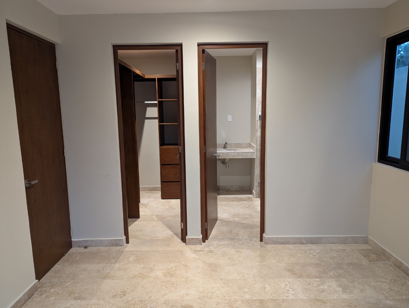 Three-bedroom condominium in Progreso close to the beach
