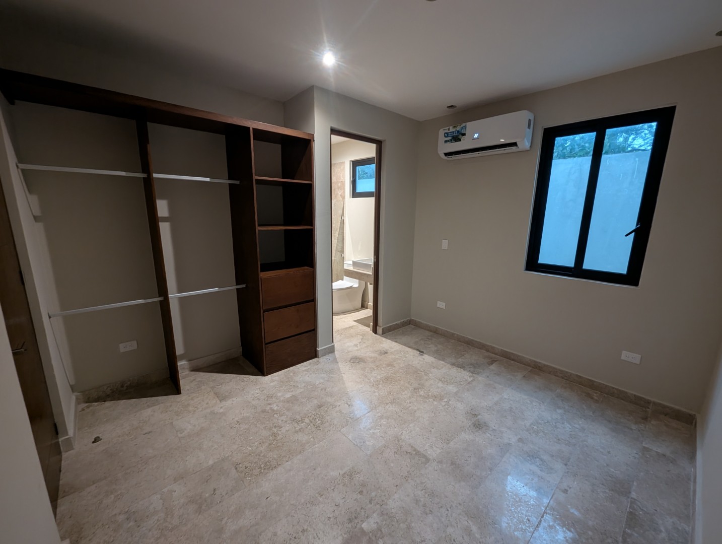 Three-bedroom condominium in Progreso close to the beach