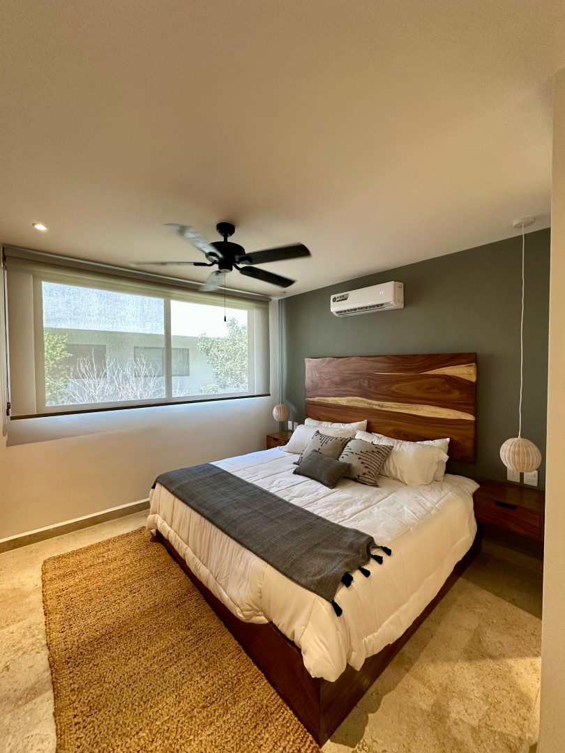 3 bedroom penthouse in commercial area.