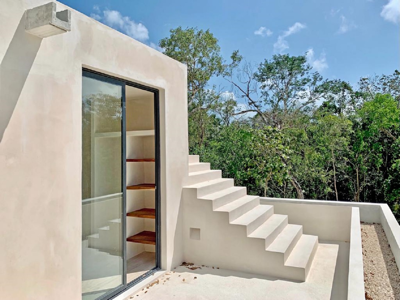 Make yours this beautiful house in Region 15.