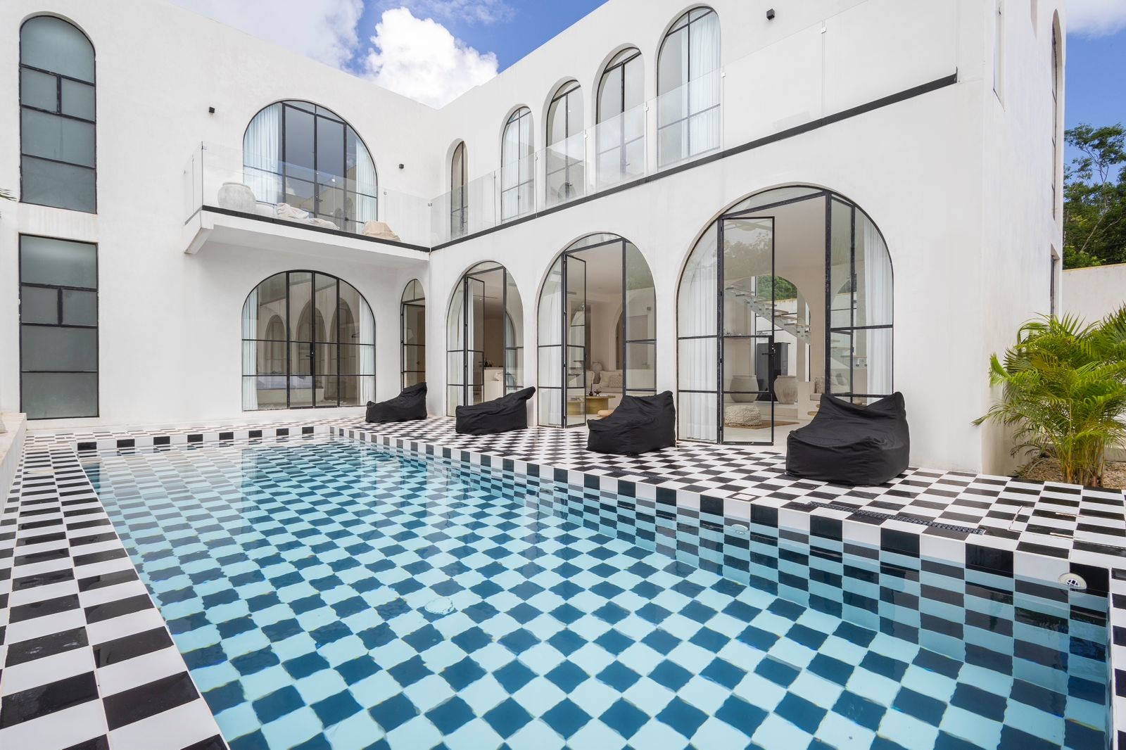 33270 Luxurious 4 bedroom home in Region  - Home