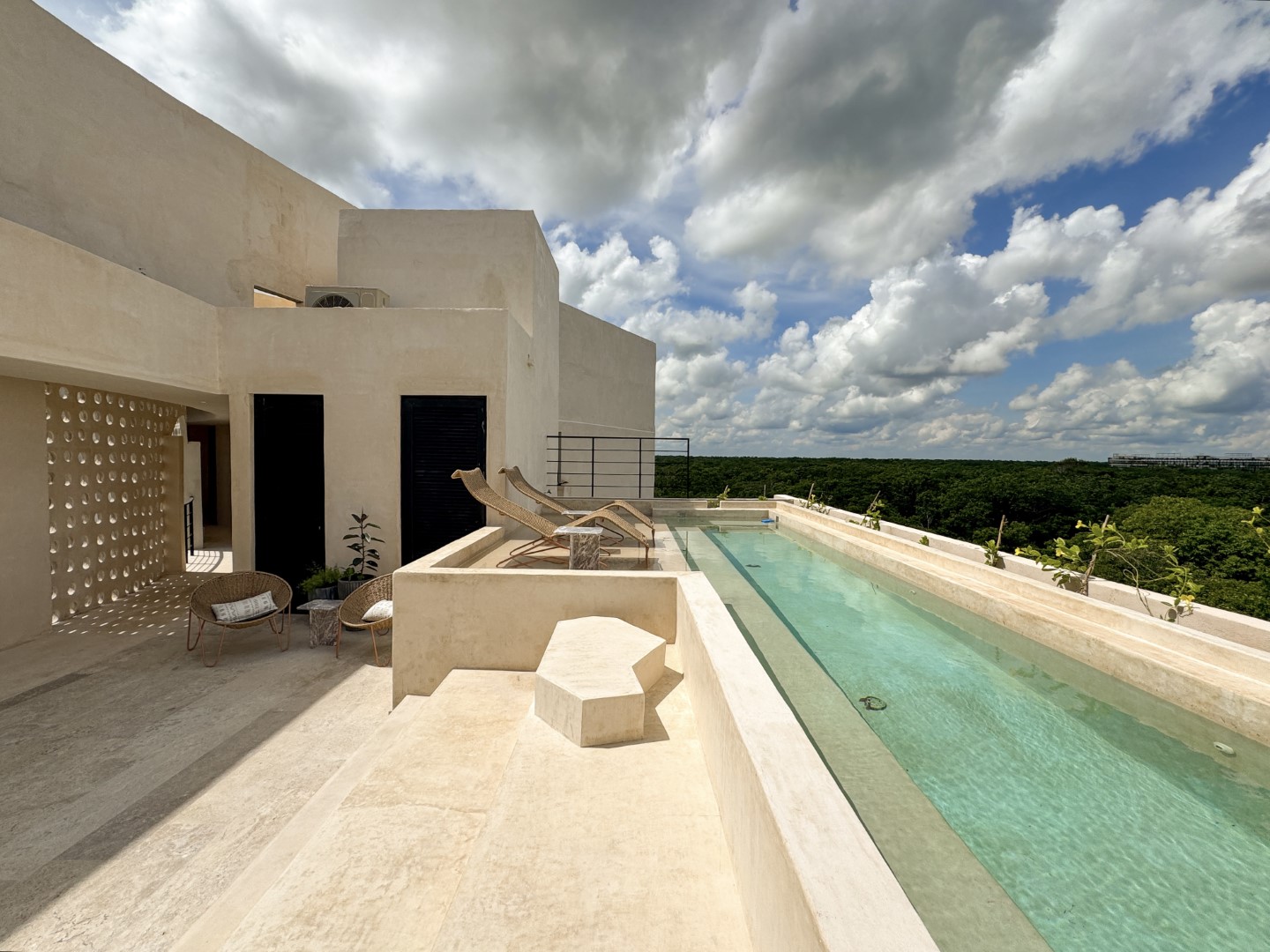 Exclusive 1 bedroom apartment in Region 8.