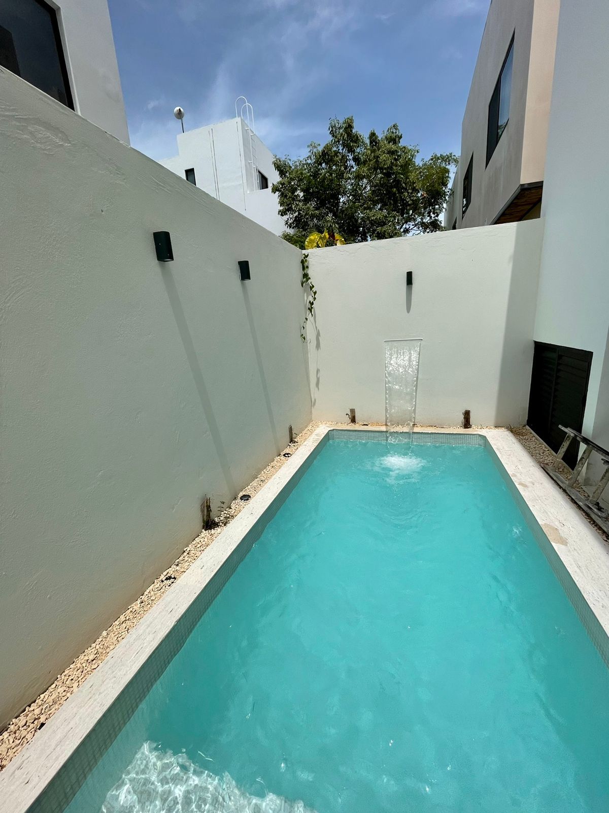 Spacious 3 bedroom home with roof garden