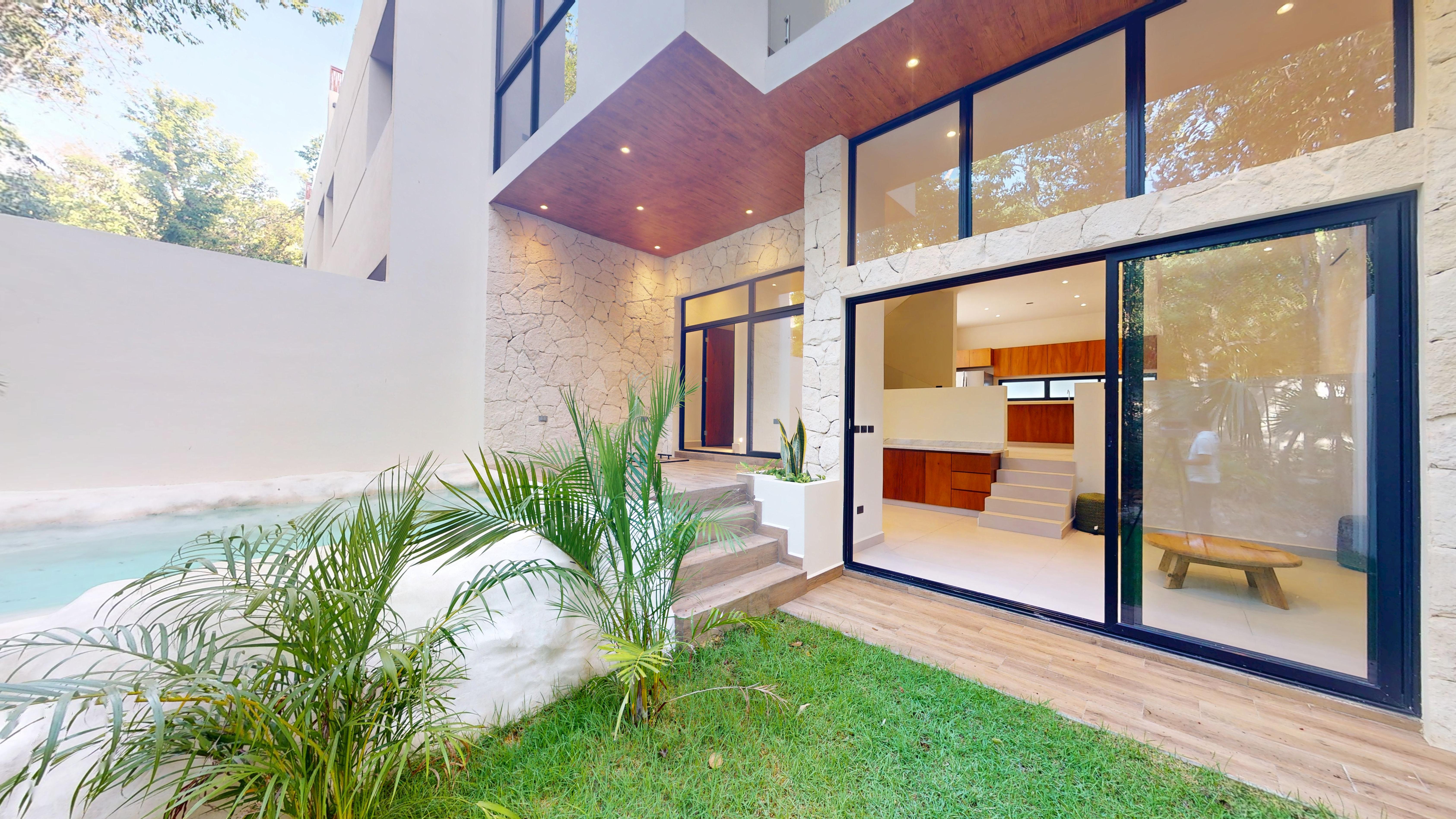 3 bedroom house with private pool