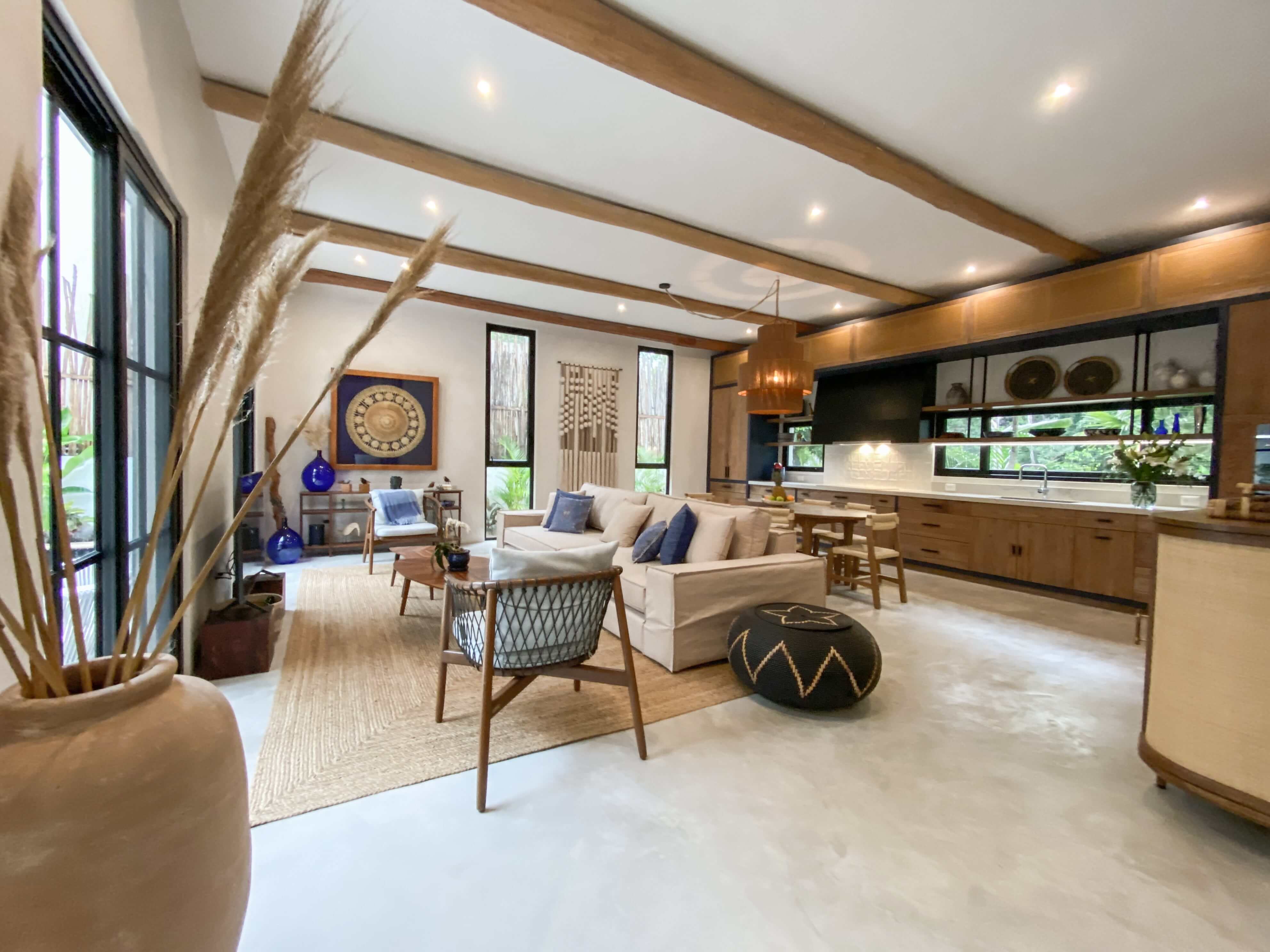 Luxuriouos 4 bedroom home with double pool.