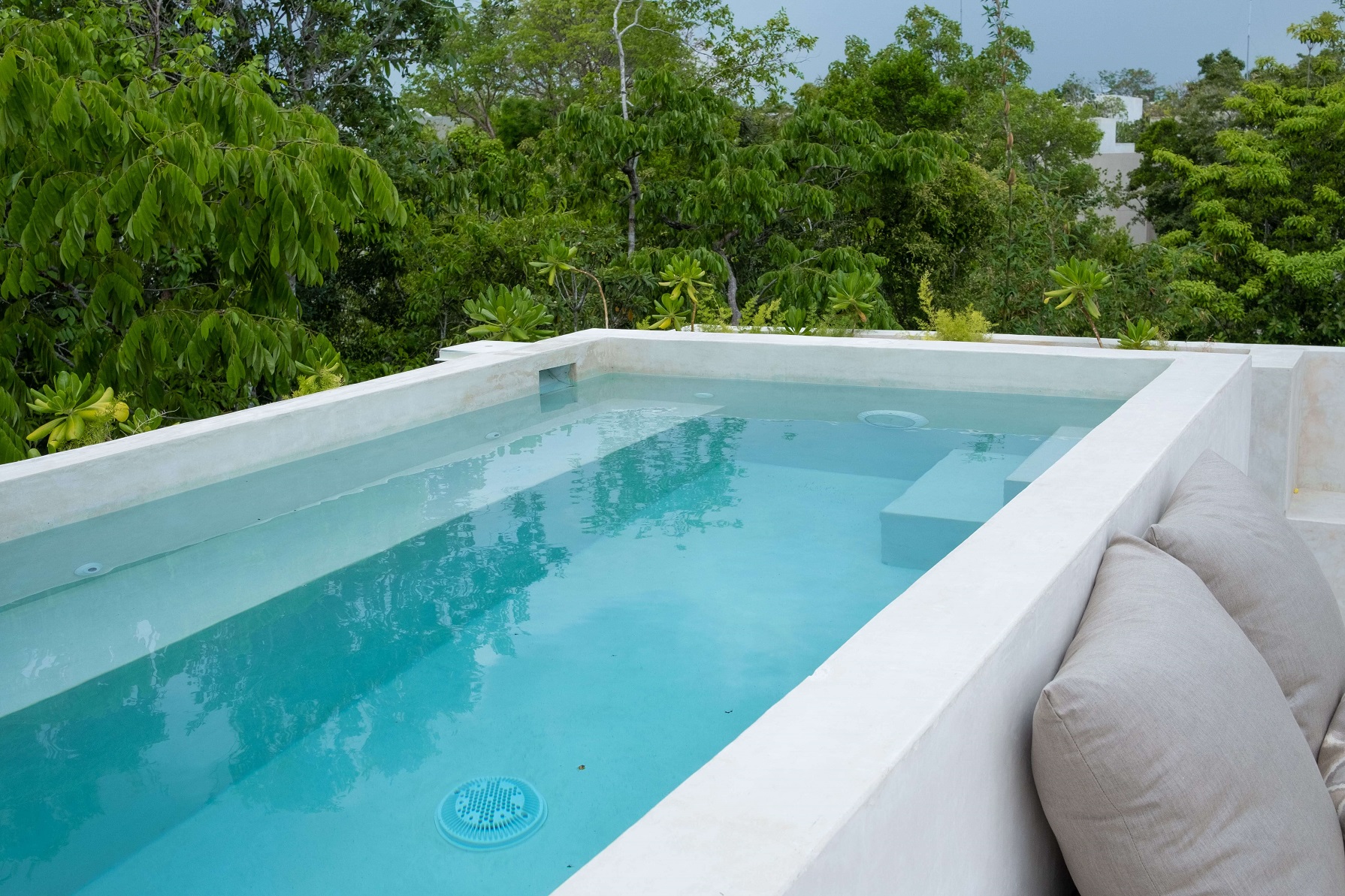 Luxuriouos 4 bedroom home with double pool.