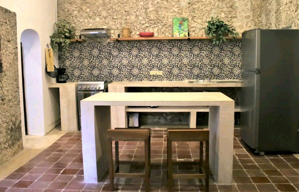 Beautiful colonial house with four bedrooms