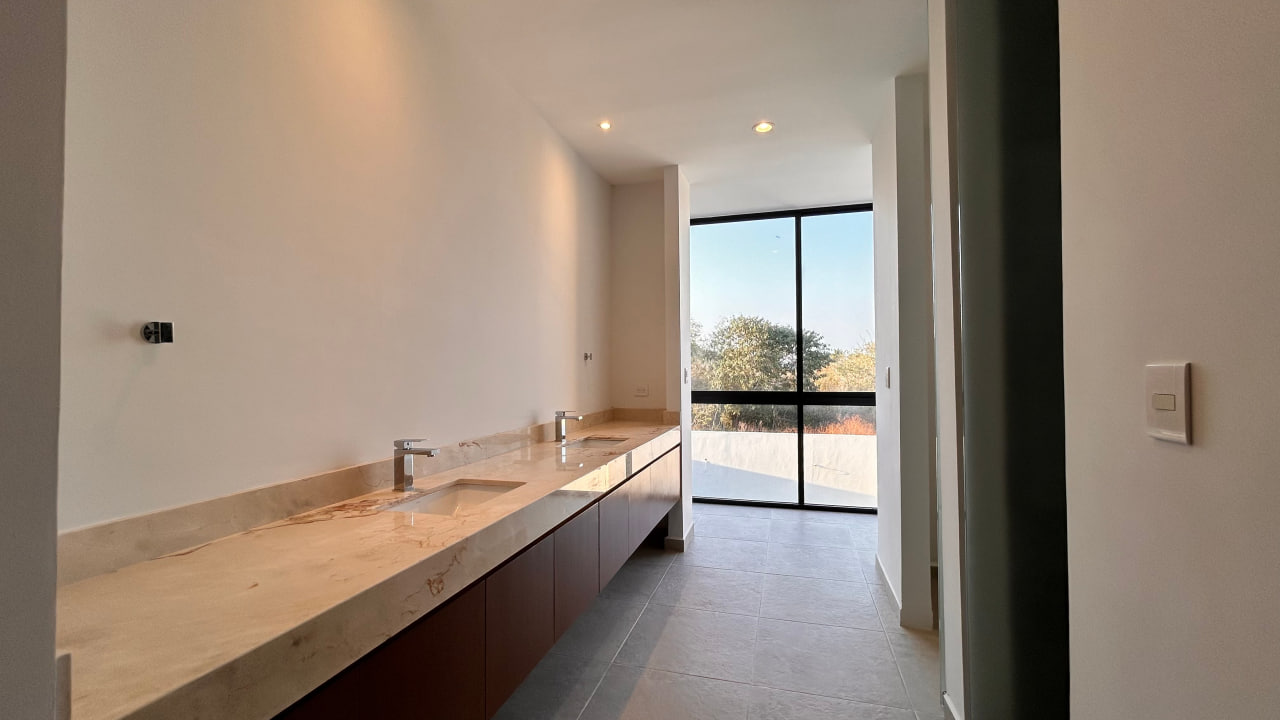 Beautiful three-bedroom house with an excellent location