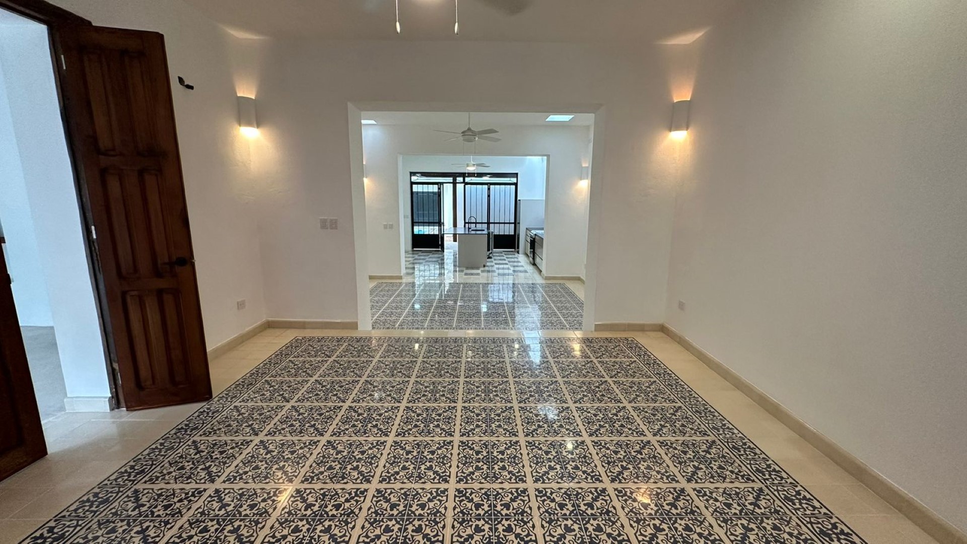 Beautiful restored house with three bedrooms in Merida