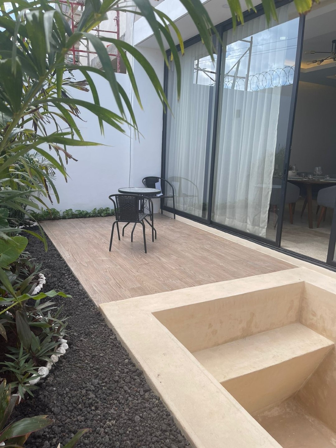 Three-bedroom townhouse with luxury amenities
