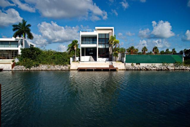 Luxurious 5-bedroom residence in Puerto Cancun