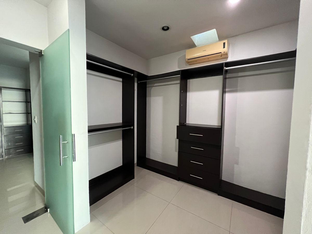 Spacious three-bedroom house in Montebello