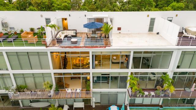 Beautiful 4 bedroom PH condo with private rooftop in Playacar