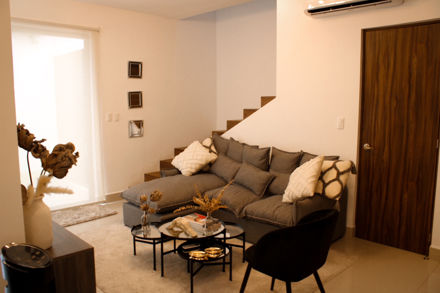 38527 Lovely two-bedroom Townhouse in  - Home