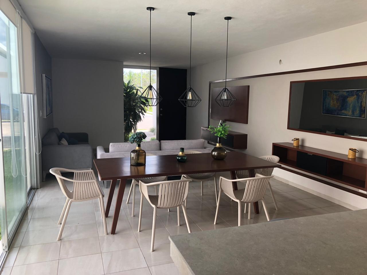 38652 Comfortable two-bedroom house in a residential private  - Home