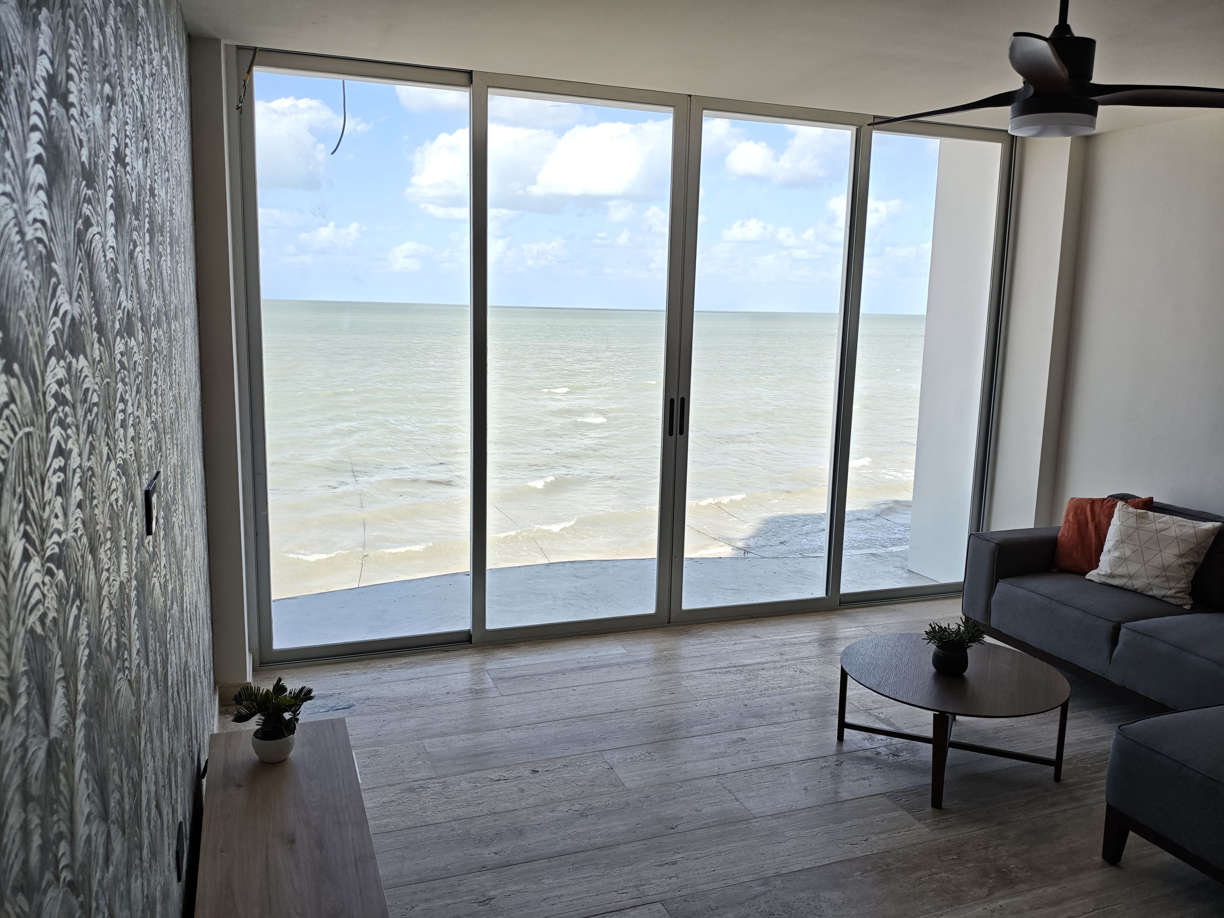 Four-bedroom condo with ocean views in Chicxulub