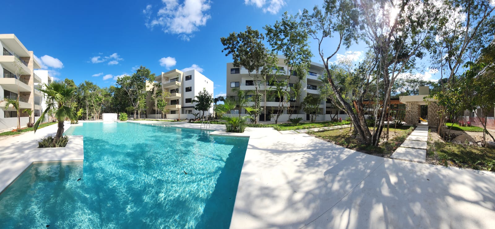 3 bedroom condo 10 minutes from the beach