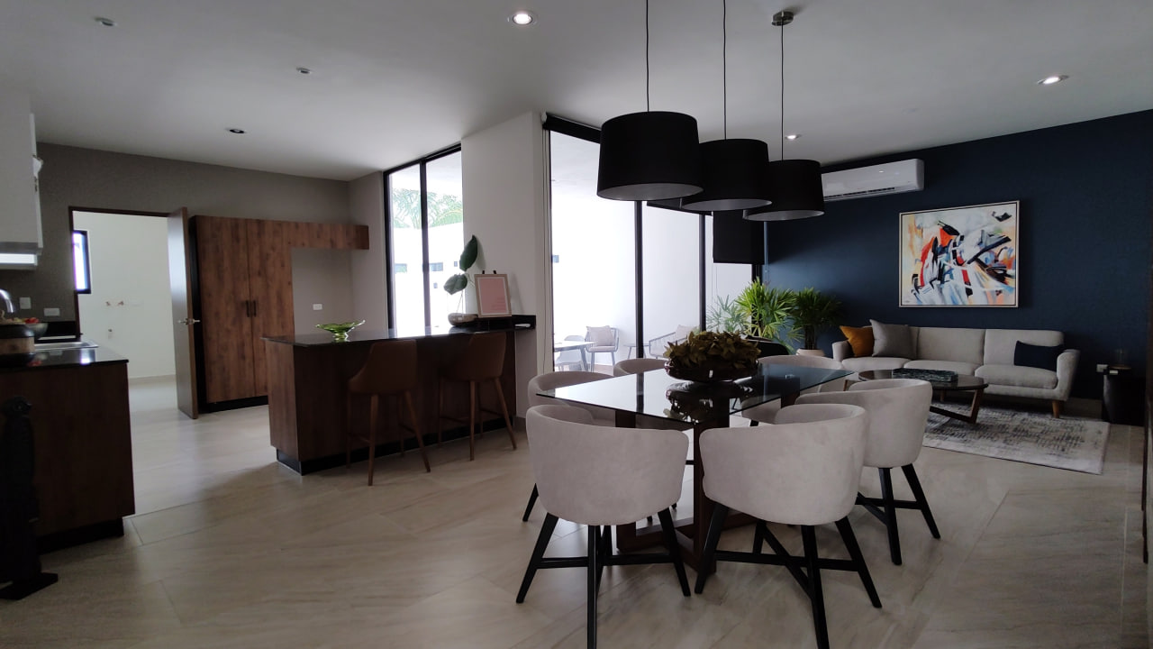 Three-bedroom house on two levels with a pool in Mérida