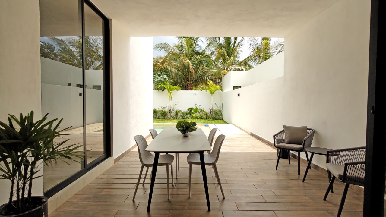 Three-bedroom house on two levels with a pool in Mérida