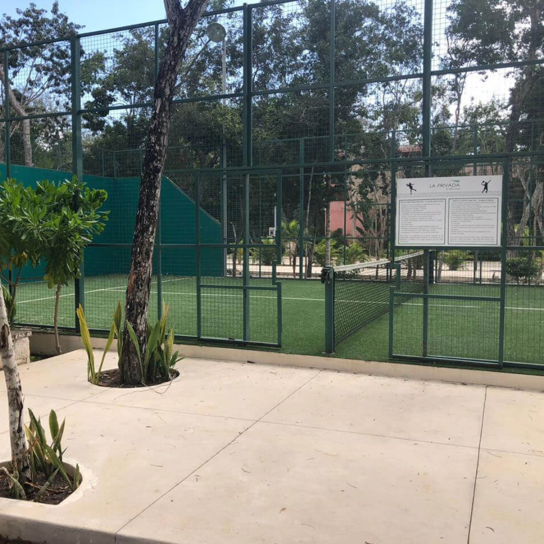 Magnificent 5 bedroom home located in La privada.