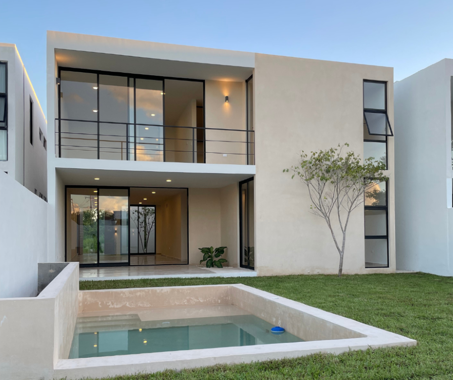 41030 Spacious 4-bedroom house with a pool on two  - Home