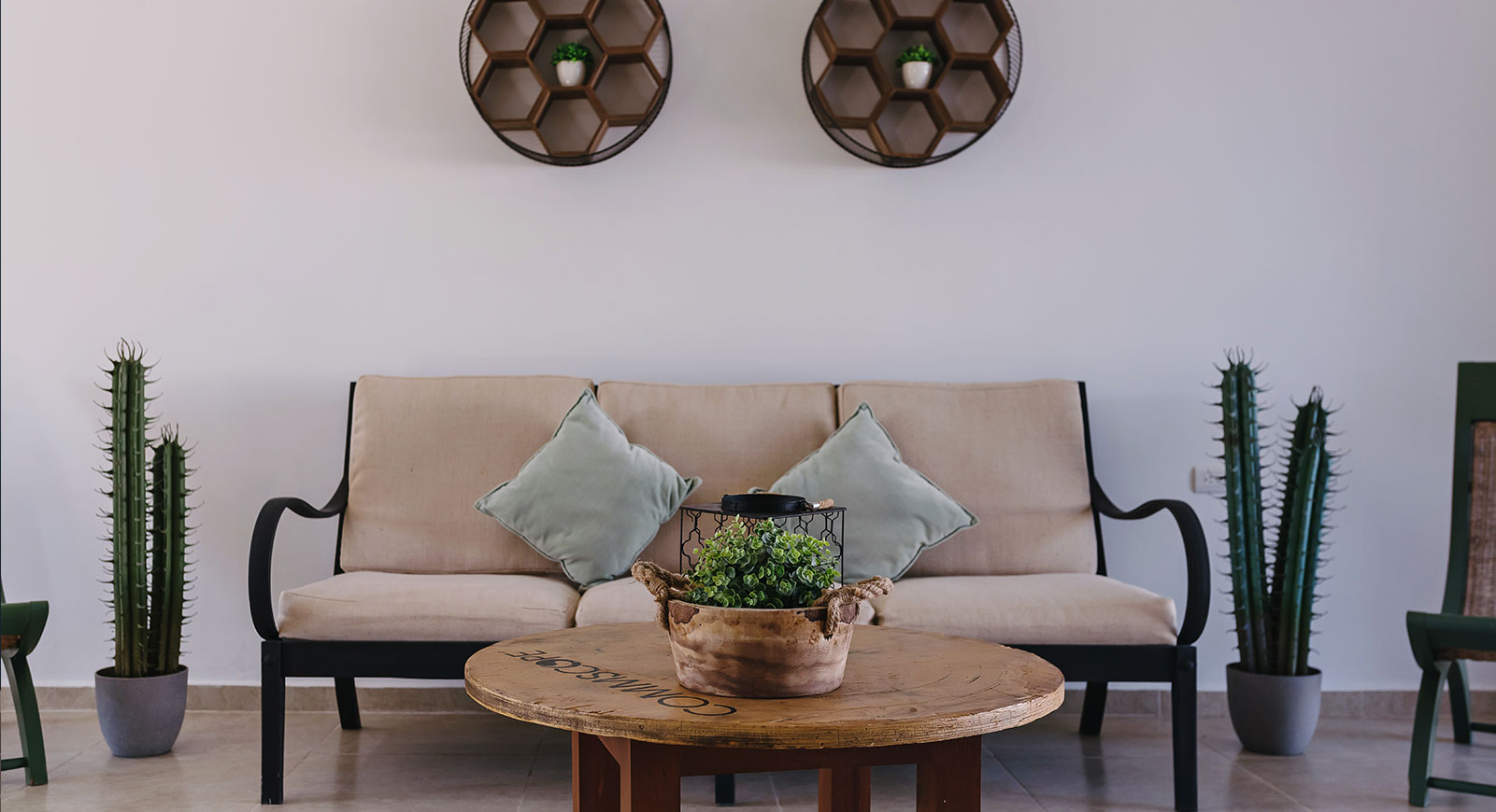 Three-bedroom estate in Mérida with spacious areas