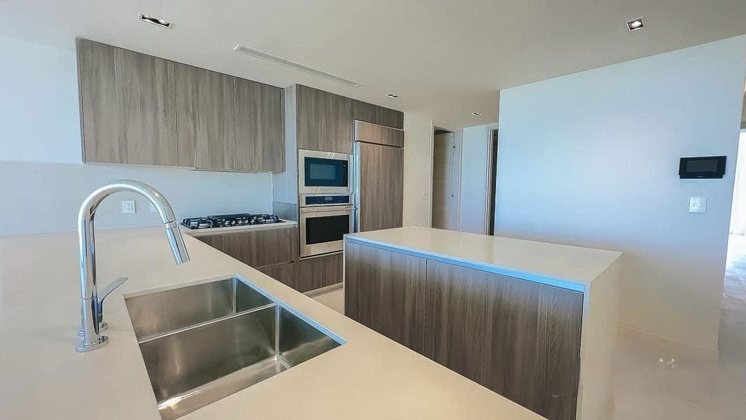 Luxury Residence with Ocean View and Three Bedrooms