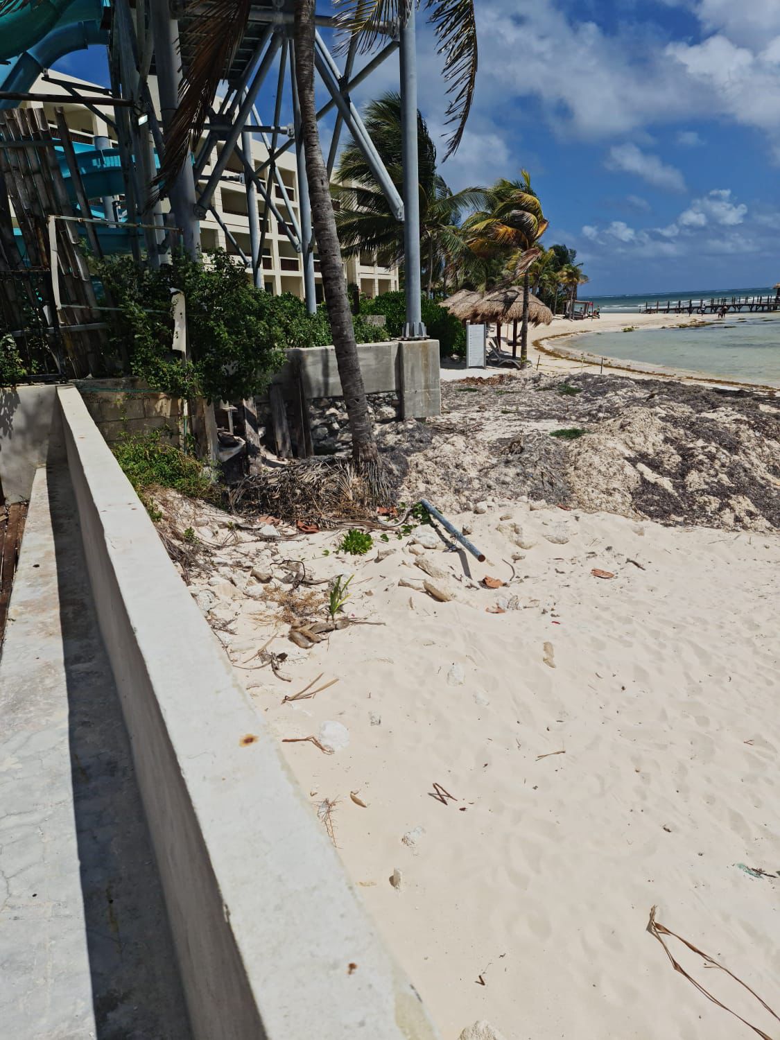 Beautiful house for sale facing the Caribbean Sea