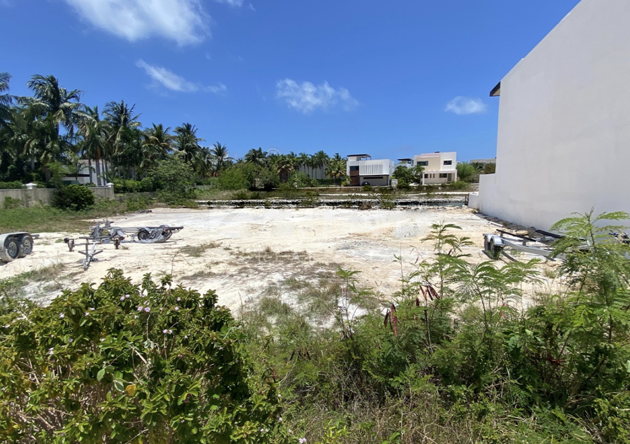 43398 Residential Lot for Sale in Cancun, Hotel  - SingleFam Lot