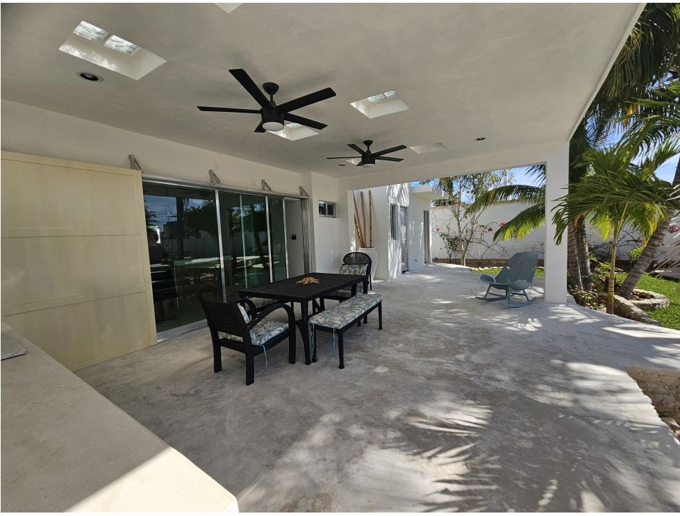 Magnificent Three-Bedroom House in Chelem, Yucatán