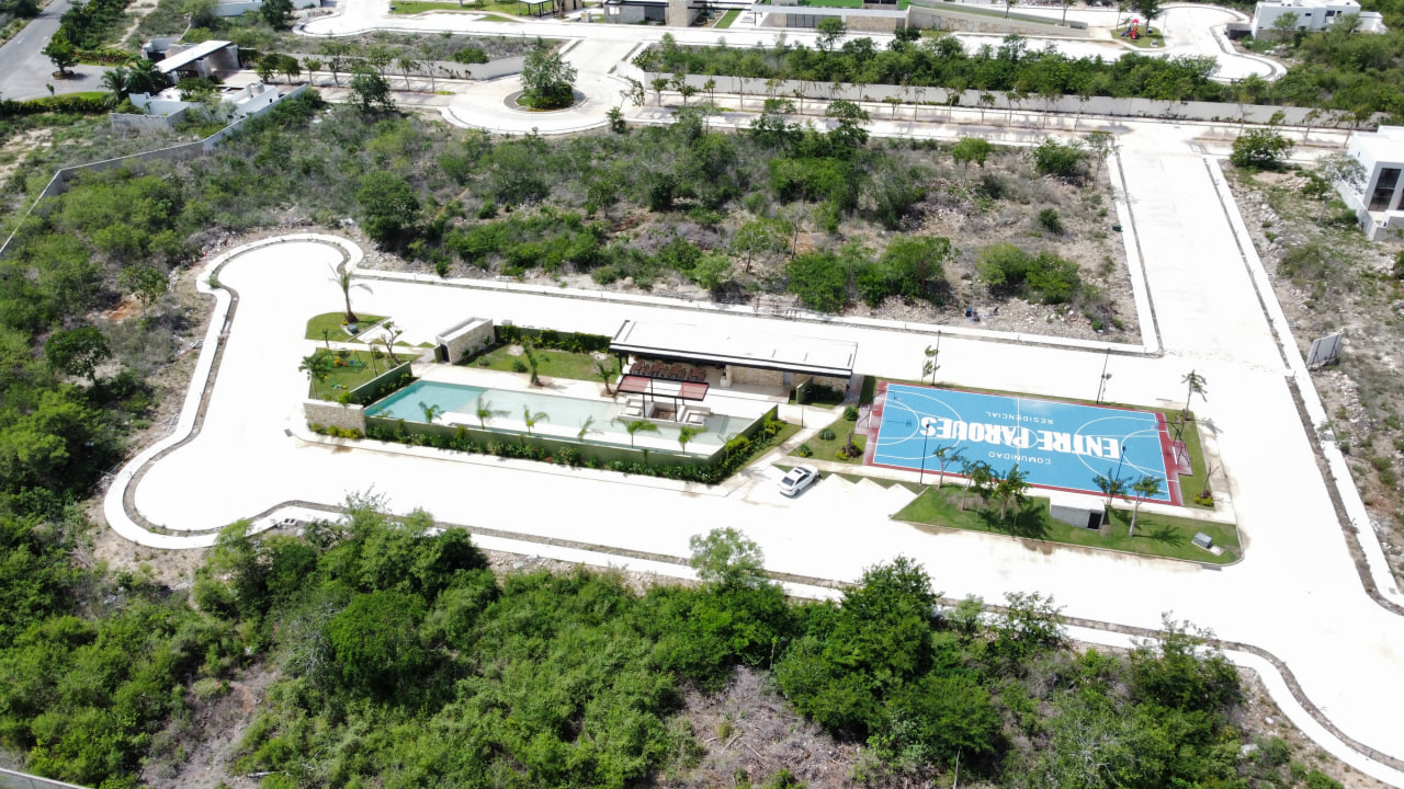 Residential lot for sale in Mérida, within a gated community