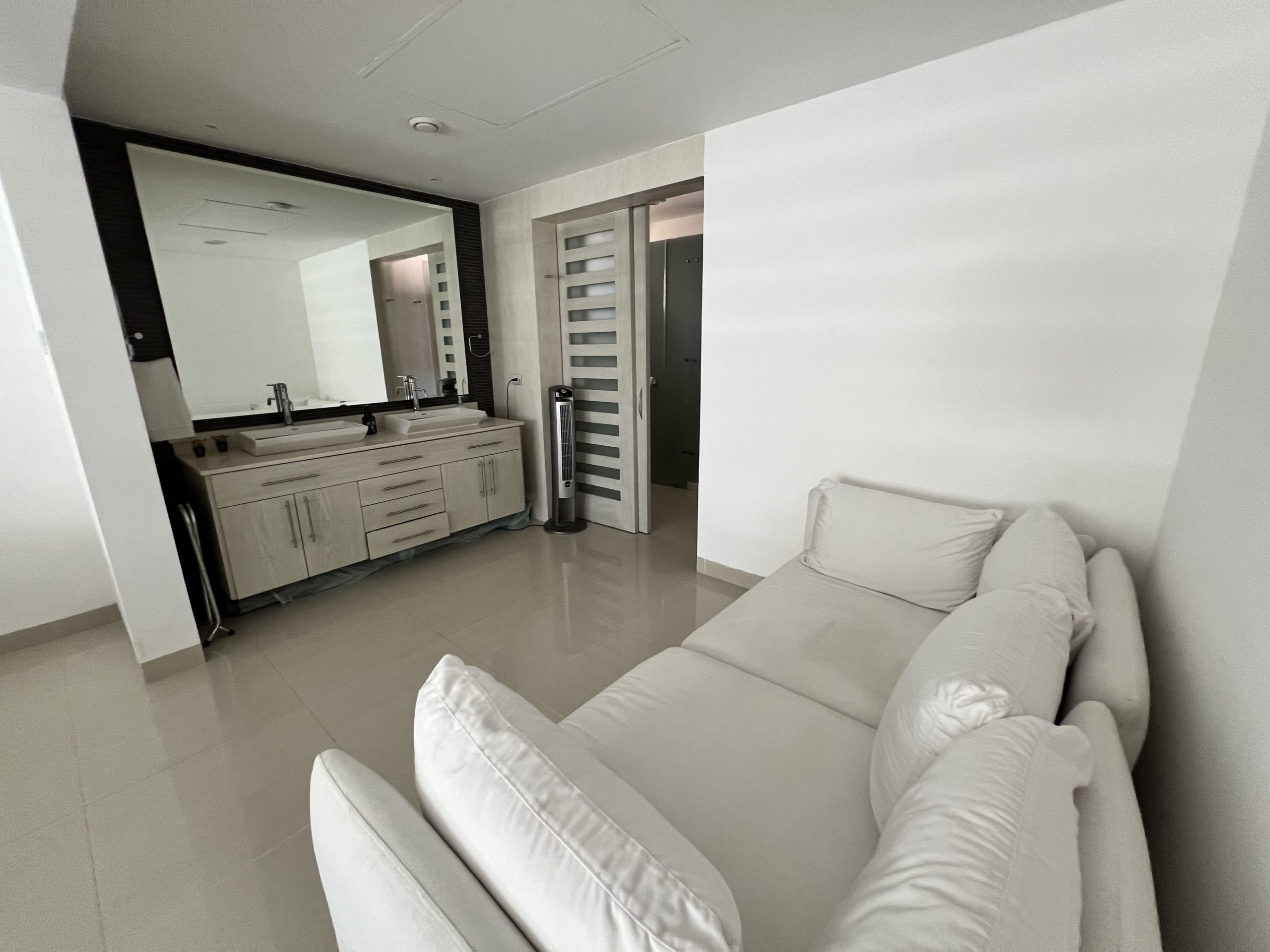 4 bedroom condo for sale in Corasol