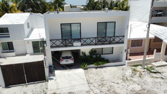 Spectacular House in 2nd Row from Coast with 3 Bedrooms