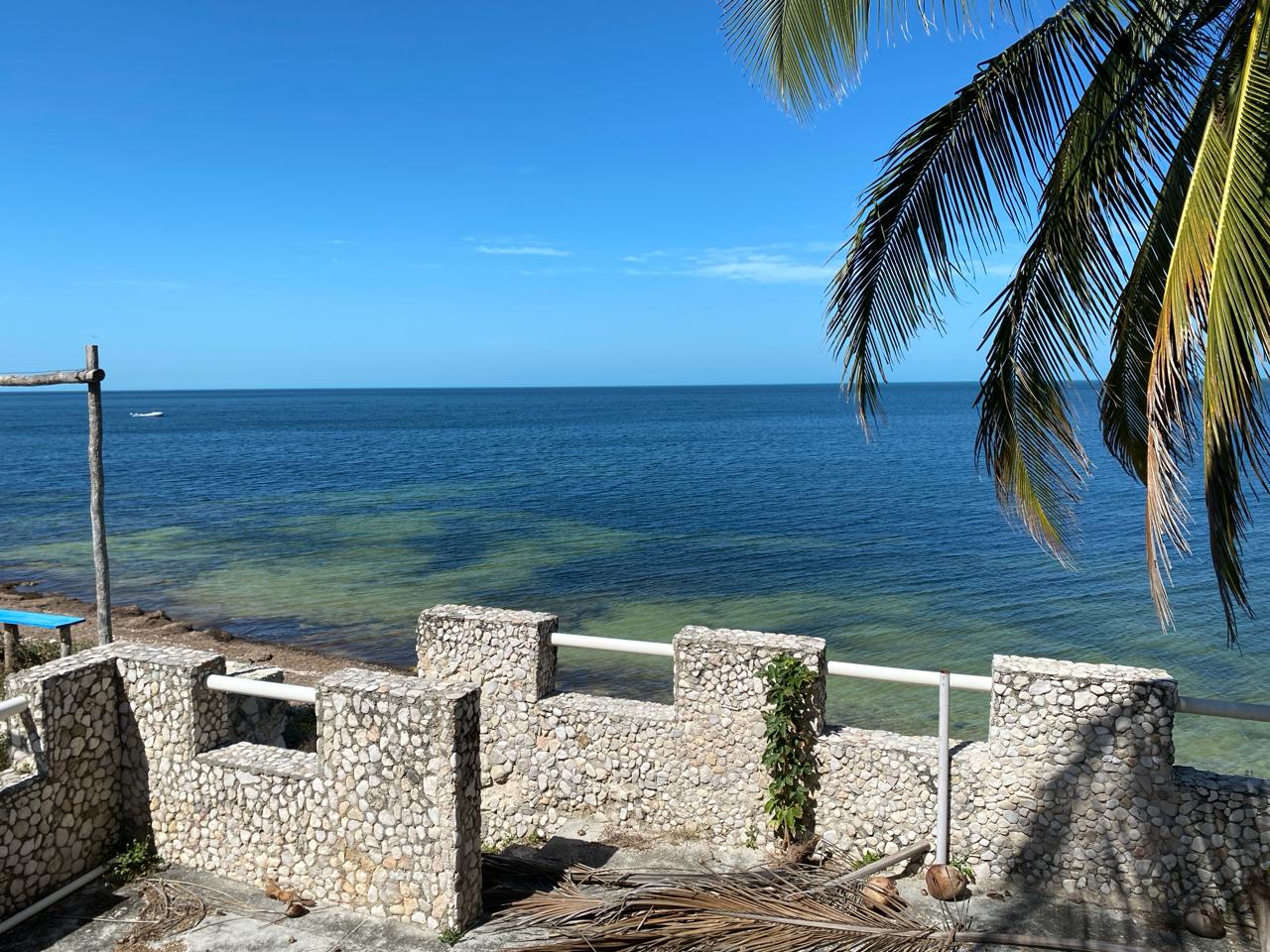 Stunning 4-bedroom beachfront house in Campeche