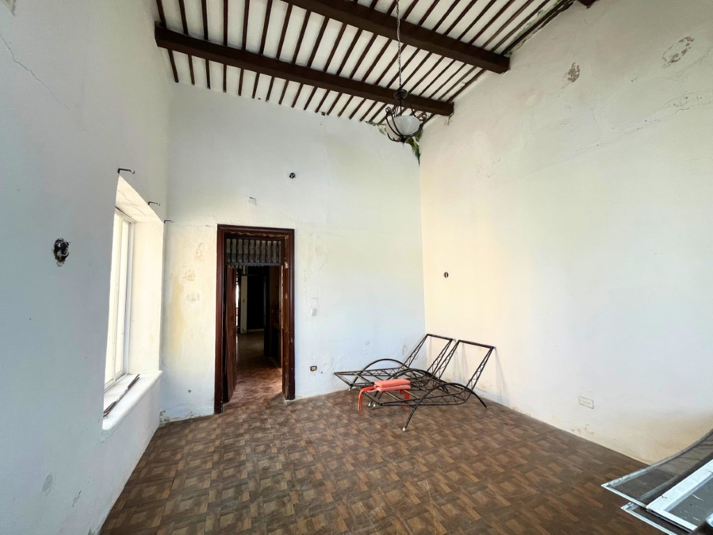 Colonial House with 4 Bedrooms in the Guadalupe Neighborhood